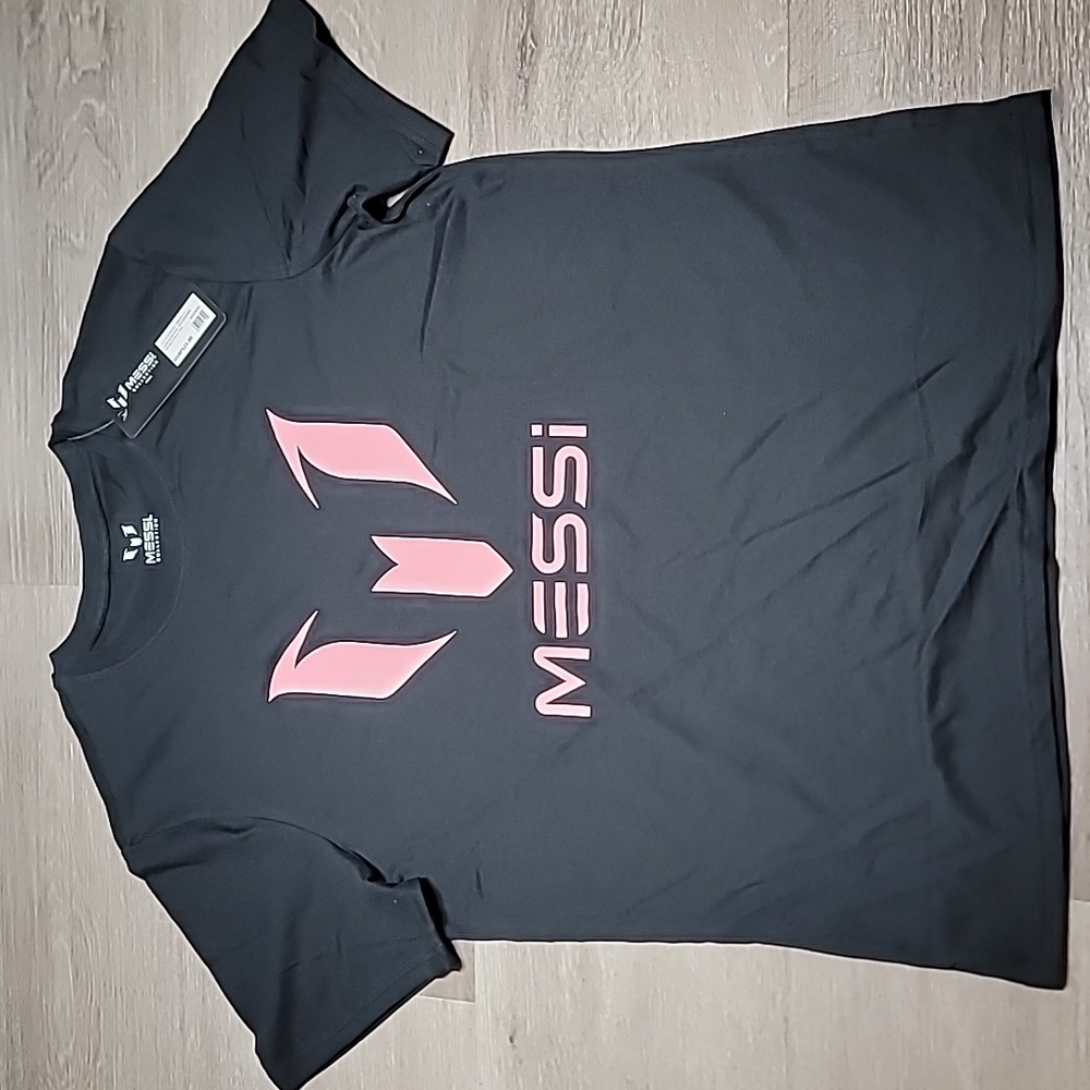 LEO MESSI SHIRT SIZE LARGE MENS